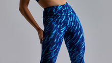 Load image into Gallery viewer, Womens Hi Runner 7/8 Tight Blue Mist
