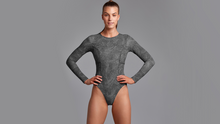 Load image into Gallery viewer, Womens Long Life Flyer One Piece In Grained
