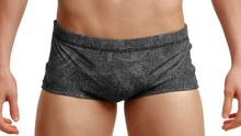 Load image into Gallery viewer, Mens Plain Front Trunks In Grained
