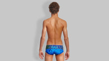 Load image into Gallery viewer, Boys Sidewinder Trunks Purry Palm
