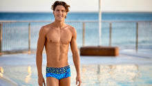 Load image into Gallery viewer, Mens Sidewinder Trunks Purry Palm
