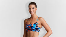 Load image into Gallery viewer, Womens Sports Top Swan Song
