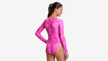 Load image into Gallery viewer, Girls Long Shot One Piece Love Lights
