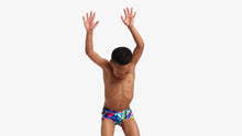 Load image into Gallery viewer, Toddler Boys Printed Trunks Kickflip
