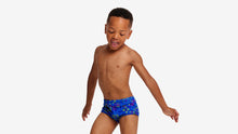 Load image into Gallery viewer, Toddler Boys Printed Trunks Backed Up
