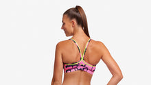 Load image into Gallery viewer, Womens Sports Top Pop Palms
