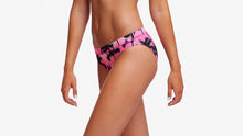Load image into Gallery viewer, Womens Sports Brief Pop Palms
