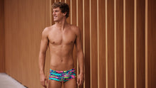 Load image into Gallery viewer, Mens Sidewinder Trunks Bright Bergs
