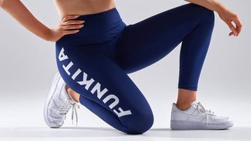 Womens Hi Runner 7/8 Tight Stampd Navy