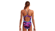Load image into Gallery viewer, Girls Diamond Back One Piece Ice Pack
