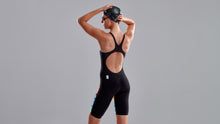 Load image into Gallery viewer, Womens Apex Blast Free Back Kneeskin Colour Burst
