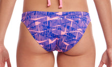 Load image into Gallery viewer, Womens Hipster Brief Bar Bara

