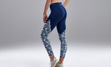 Load image into Gallery viewer, Womens Split Time 7/8 Tight Bar Bell
