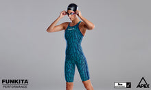 Load image into Gallery viewer, Womens Apex Predator Freeback Kneeskin Blast Matrix
