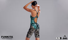 Load image into Gallery viewer, Womens Apex Predator Freeback Kneeskin Cyclone
