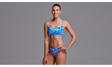 Load image into Gallery viewer, Womens Eco Sports Top Double Scoop
