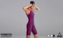 Load image into Gallery viewer, Womens Apex Predator Freeback Kneeskin Fire Matrix
