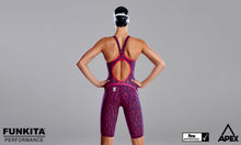 Load image into Gallery viewer, Womens Apex Predator Freeback Kneeskin Fire Matrix
