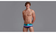 Load image into Gallery viewer, Mens Sidewinder Trunks Lunchtime Dip
