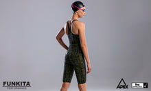 Load image into Gallery viewer, Womens Apex Stealth Panel Locked Back Kneeskin Slasher Green
