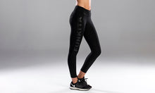 Load image into Gallery viewer, Womens Free Runner 7/8 Tight Stampd
