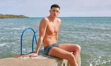 Load image into Gallery viewer, Mens Plain Front Trunks Stud Muffin
